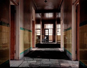 Photo:Corridor of disused 'E' Block, 1988