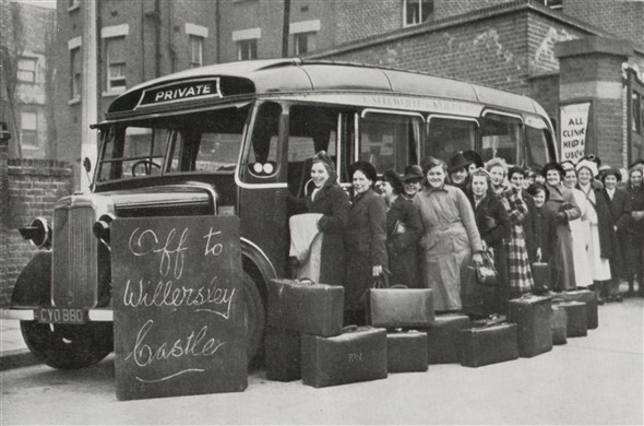 Photo:Evacuation to Willersley Castle, c.1940